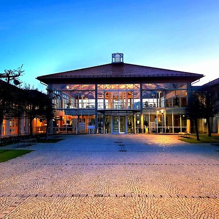Sportschule Oberhaching Hotel Exterior photo