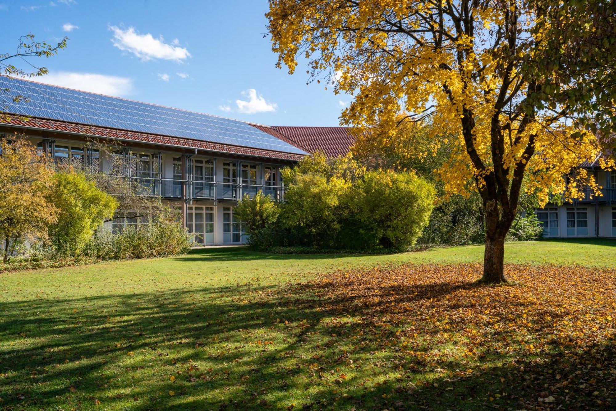 Sportschule Oberhaching Hotel Exterior photo