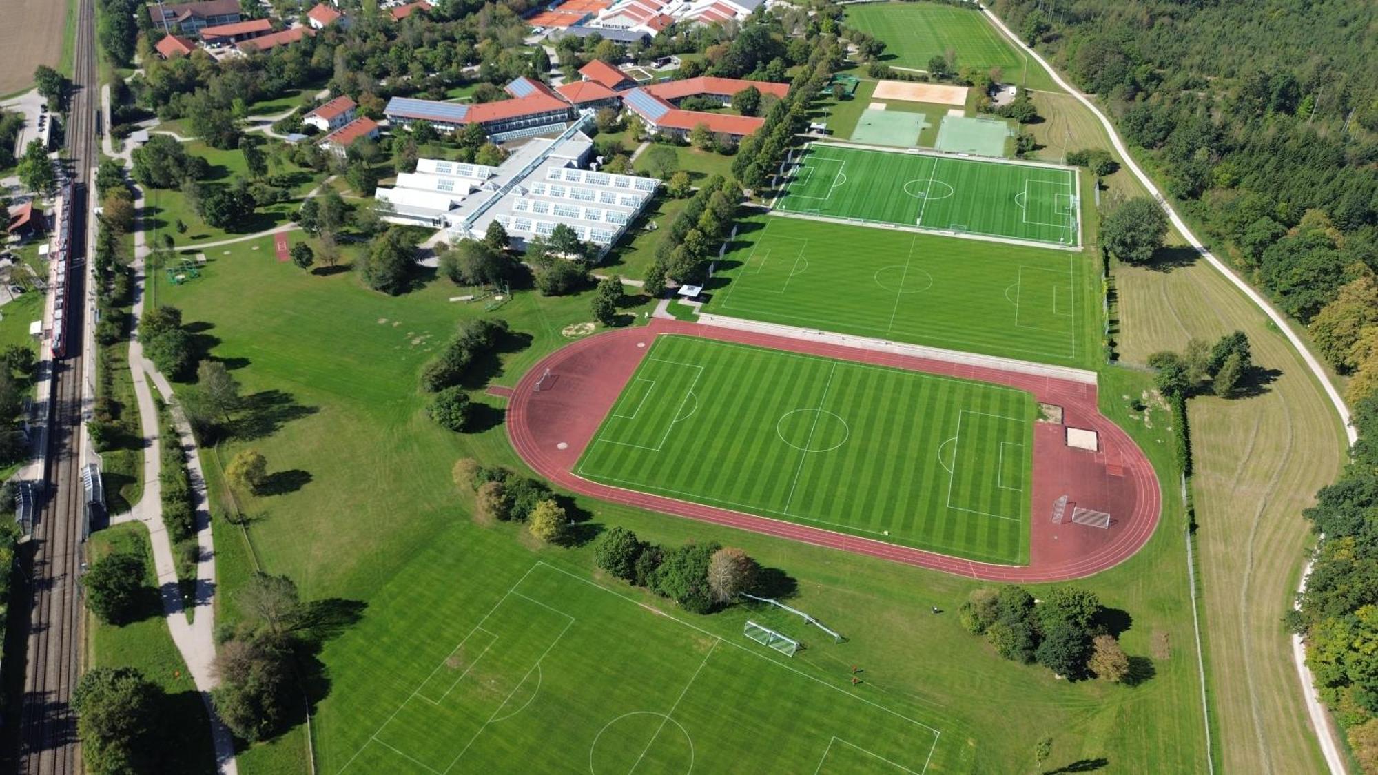 Sportschule Oberhaching Hotel Exterior photo